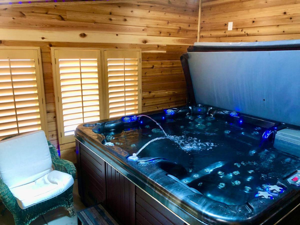 Blue Bear Den 3Br 2Ba Dtc Private Apt Hot Tub Bagian luar foto