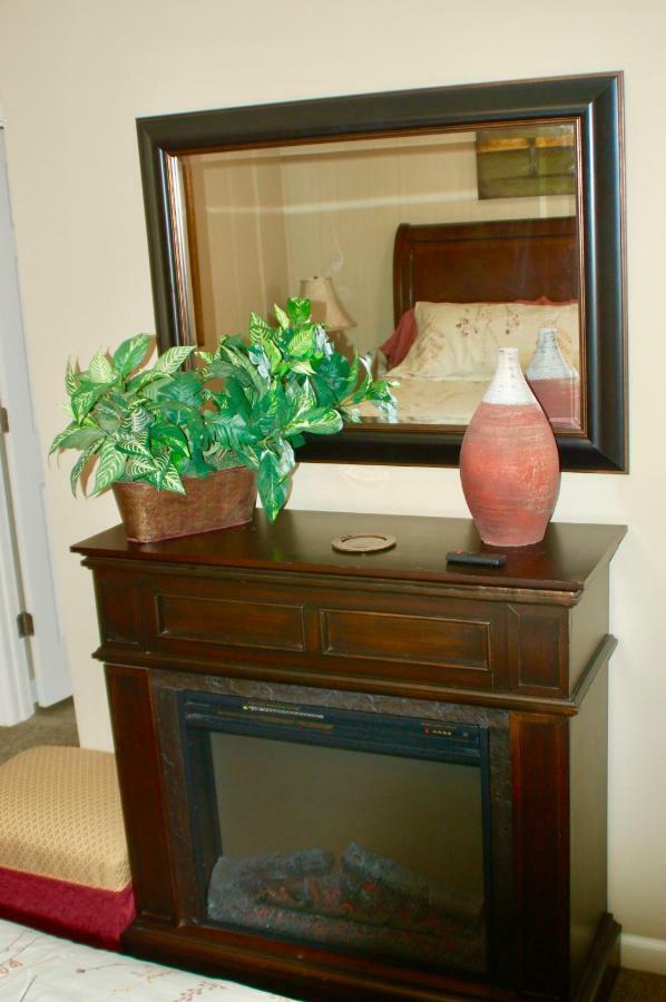 Blue Bear Den 3Br 2Ba Dtc Private Apt Hot Tub Bagian luar foto