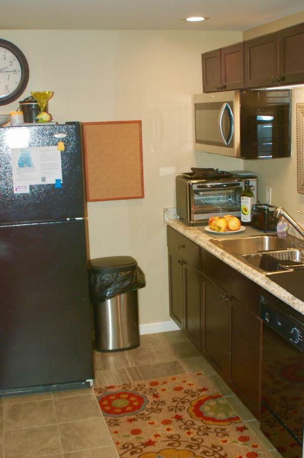 Blue Bear Den 3Br 2Ba Dtc Private Apt Hot Tub Bagian luar foto