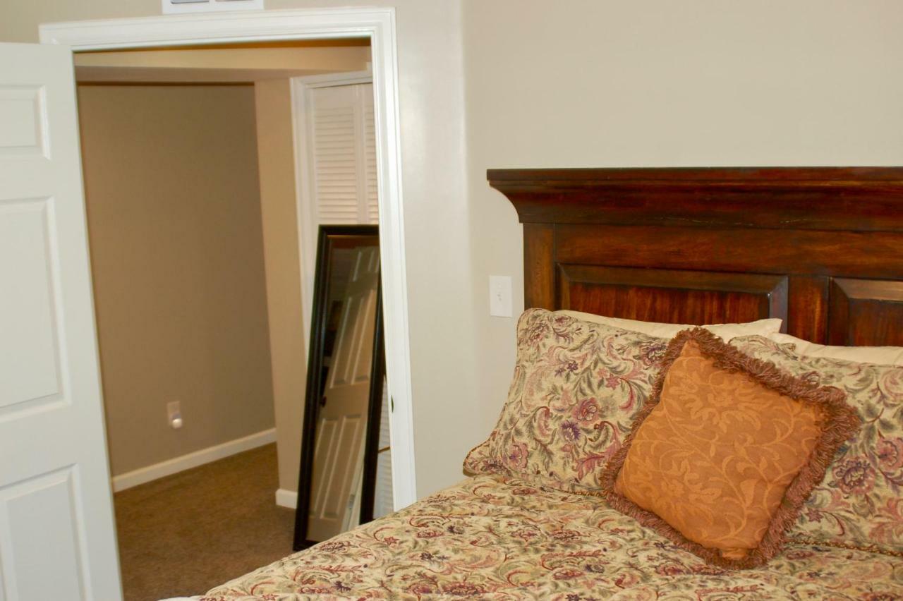 Blue Bear Den 3Br 2Ba Dtc Private Apt Hot Tub Bagian luar foto